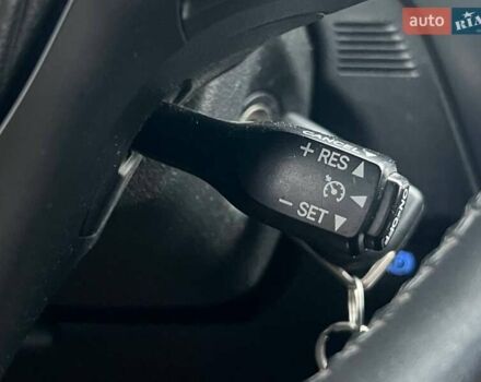 Серый Тойота Авенсис, объемом двигателя 2 л и пробегом 274 тыс. км за 12990 $, фото 19 на Automoto.ua