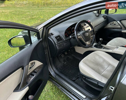 Серый Тойота Авенсис, объемом двигателя 2 л и пробегом 185 тыс. км за 11200 $, фото 14 на Automoto.ua