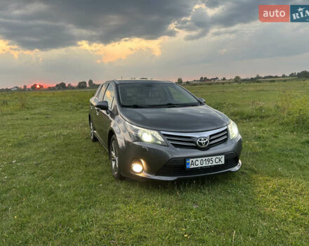 Серый Тойота Авенсис, объемом двигателя 2 л и пробегом 185 тыс. км за 11200 $, фото 2 на Automoto.ua