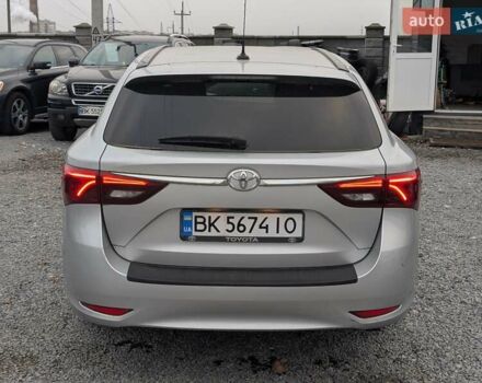 Серый Тойота Авенсис, объемом двигателя 2 л и пробегом 241 тыс. км за 13750 $, фото 14 на Automoto.ua