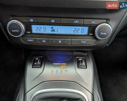 Серый Тойота Авенсис, объемом двигателя 2 л и пробегом 241 тыс. км за 13750 $, фото 49 на Automoto.ua