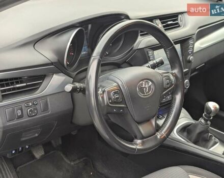 Серый Тойота Авенсис, объемом двигателя 2 л и пробегом 241 тыс. км за 13750 $, фото 26 на Automoto.ua