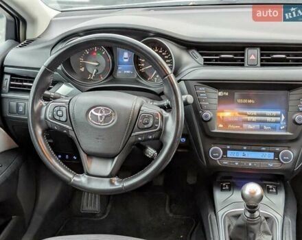 Серый Тойота Авенсис, объемом двигателя 2 л и пробегом 241 тыс. км за 13750 $, фото 42 на Automoto.ua