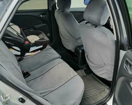 Серый Тойота Авенсис, объемом двигателя 1.79 л и пробегом 247 тыс. км за 5700 $, фото 14 на Automoto.ua