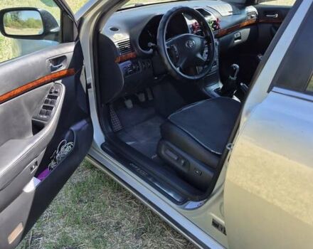 Сірий Тойота Авенсіс, об'ємом двигуна 2 л та пробігом 330 тис. км за 6500 $, фото 6 на Automoto.ua
