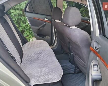 Серый Тойота Авенсис, объемом двигателя 2 л и пробегом 250 тыс. км за 5100 $, фото 9 на Automoto.ua