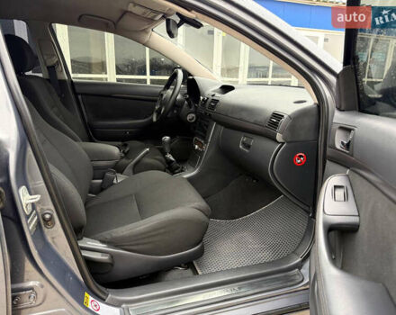 Сірий Тойота Авенсіс, об'ємом двигуна 2 л та пробігом 360 тис. км за 5700 $, фото 16 на Automoto.ua