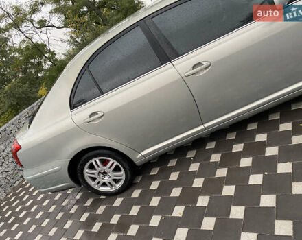 Серый Тойота Авенсис, объемом двигателя 1.99 л и пробегом 236 тыс. км за 5300 $, фото 1 на Automoto.ua