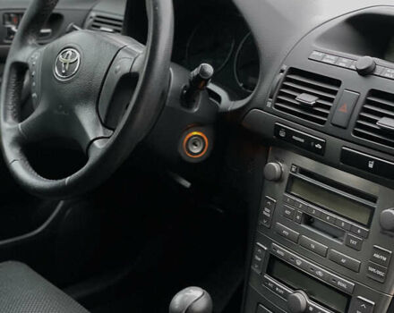 Сірий Тойота Авенсіс, об'ємом двигуна 1.79 л та пробігом 248 тис. км за 5650 $, фото 22 на Automoto.ua