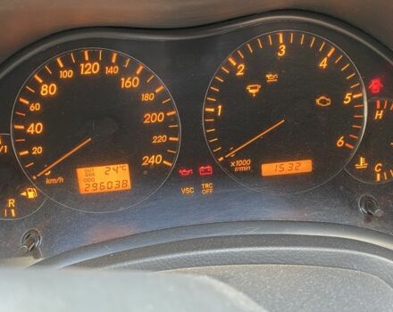 Серый Тойота Авенсис, объемом двигателя 2 л и пробегом 250 тыс. км за 4500 $, фото 6 на Automoto.ua