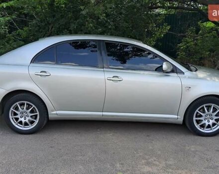 Серый Тойота Авенсис, объемом двигателя 2 л и пробегом 250 тыс. км за 5100 $, фото 4 на Automoto.ua