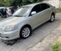 Серый Тойота Авенсис, объемом двигателя 2 л и пробегом 250 тыс. км за 4500 $, фото 3 на Automoto.ua