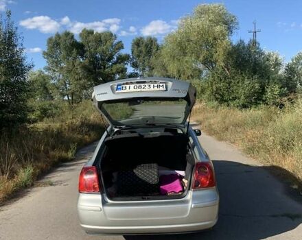 Серый Тойота Авенсис, объемом двигателя 2 л и пробегом 322 тыс. км за 5500 $, фото 5 на Automoto.ua