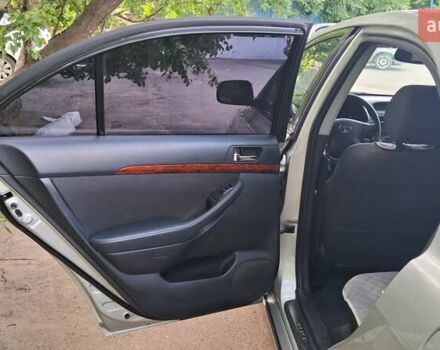 Серый Тойота Авенсис, объемом двигателя 2 л и пробегом 250 тыс. км за 5100 $, фото 15 на Automoto.ua