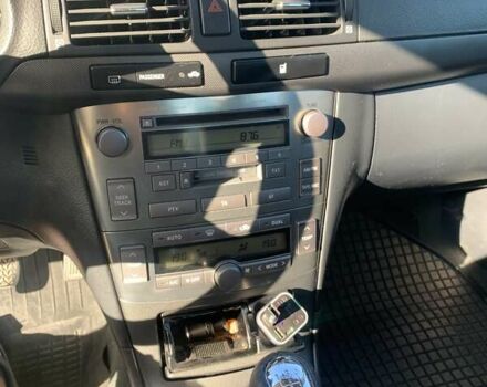 Серый Тойота Авенсис, объемом двигателя 2 л и пробегом 322 тыс. км за 5500 $, фото 9 на Automoto.ua