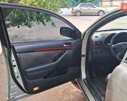 Серый Тойота Авенсис, объемом двигателя 2 л и пробегом 250 тыс. км за 5100 $, фото 18 на Automoto.ua