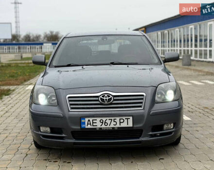 Сірий Тойота Авенсіс, об'ємом двигуна 2 л та пробігом 360 тис. км за 5700 $, фото 1 на Automoto.ua