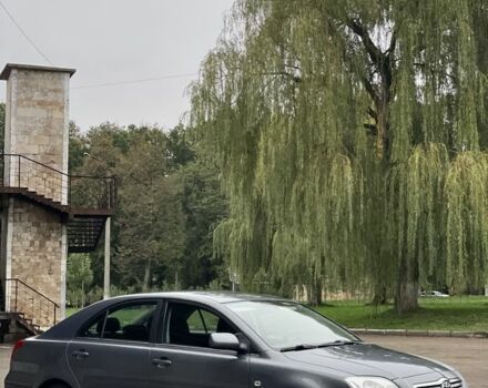 Сірий Тойота Авенсіс, об'ємом двигуна 1.8 л та пробігом 237 тис. км за 5600 $, фото 2 на Automoto.ua