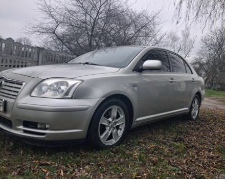 Серый Тойота Авенсис, объемом двигателя 2.2 л и пробегом 330 тыс. км за 6150 $, фото 1 на Automoto.ua