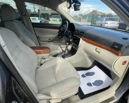 Серый Тойота Авенсис, объемом двигателя 2.2 л и пробегом 170 тыс. км за 6600 $, фото 9 на Automoto.ua