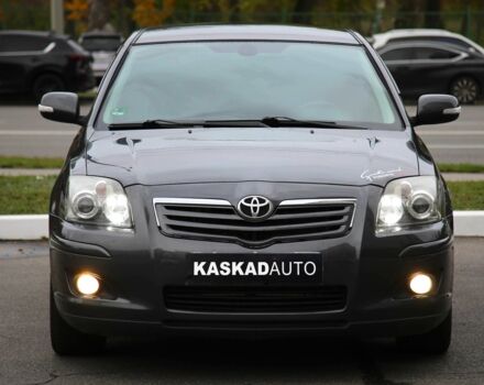 Сірий Тойота Авенсіс, об'ємом двигуна 1.8 л та пробігом 213 тис. км за 8000 $, фото 1 на Automoto.ua