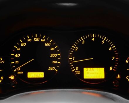 Сірий Тойота Авенсіс, об'ємом двигуна 1.8 л та пробігом 213 тис. км за 8000 $, фото 14 на Automoto.ua