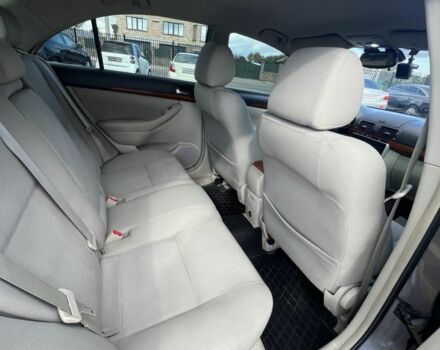 Серый Тойота Авенсис, объемом двигателя 2.2 л и пробегом 170 тыс. км за 6600 $, фото 8 на Automoto.ua