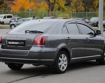 Сірий Тойота Авенсіс, об'ємом двигуна 1.8 л та пробігом 213 тис. км за 8000 $, фото 5 на Automoto.ua