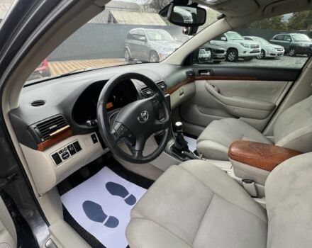 Серый Тойота Авенсис, объемом двигателя 2.2 л и пробегом 170 тыс. км за 6600 $, фото 6 на Automoto.ua