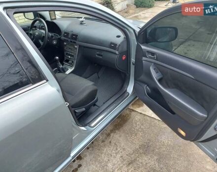 Сірий Тойота Авенсіс, об'ємом двигуна 2 л та пробігом 257 тис. км за 6500 $, фото 6 на Automoto.ua