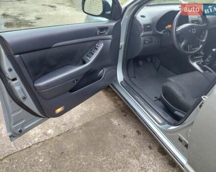 Сірий Тойота Авенсіс, об'ємом двигуна 2 л та пробігом 257 тис. км за 6500 $, фото 10 на Automoto.ua