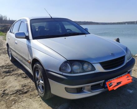 Сірий Тойота Авенсіс, об'ємом двигуна 0 л та пробігом 300 тис. км за 3499 $, фото 1 на Automoto.ua
