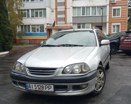 Серый Тойота Авенсис, объемом двигателя 1.8 л и пробегом 534 тыс. км за 3000 $, фото 1 на Automoto.ua