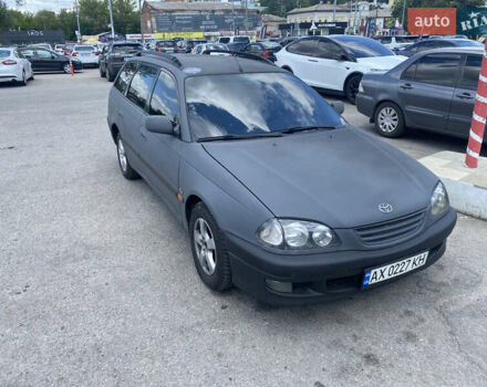 Серый Тойота Авенсис, объемом двигателя 2 л и пробегом 418 тыс. км за 2500 $, фото 1 на Automoto.ua