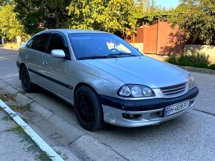 Серый Тойота Авенсис, объемом двигателя 2 л и пробегом 390 тыс. км за 2500 $, фото 1 на Automoto.ua