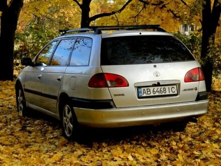 Тойота Авенсіс 1999 у Шевченковом на Automoto.ua Сірий Тойота Авенсіс, об'ємом двигуна 2 л та пробігом 355 тис. км за 3700 $, фото 1 на Automoto.ua