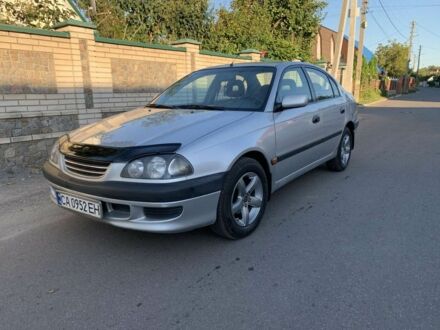 Сірий Тойота Авенсіс, об'ємом двигуна 1.8 л та пробігом 217 тис. км за 4000 $, фото 1 на Automoto.ua