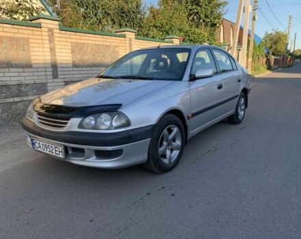Серый Тойота Авенсис, объемом двигателя 1.8 л и пробегом 217 тыс. км за 4000 $, фото 1 на Automoto.ua