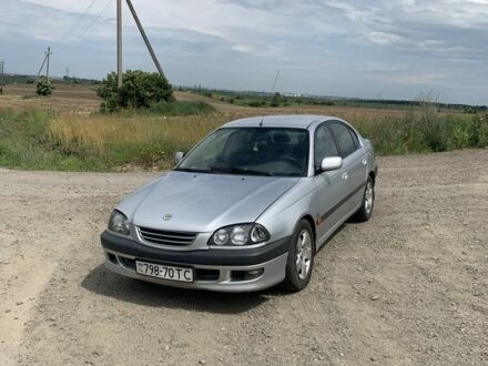 Сірий Тойота Авенсіс, об'ємом двигуна 2 л та пробігом 300 тис. км за 2600 $, фото 1 на Automoto.ua