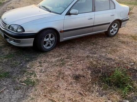 Сірий Тойота Авенсіс, об'ємом двигуна 1.76 л та пробігом 432 тис. км за 3000 $, фото 1 на Automoto.ua