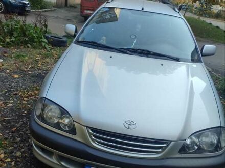 Серый Тойота Авенсис, объемом двигателя 1.8 л и пробегом 264 тыс. км за 5200 $, фото 1 на Automoto.ua