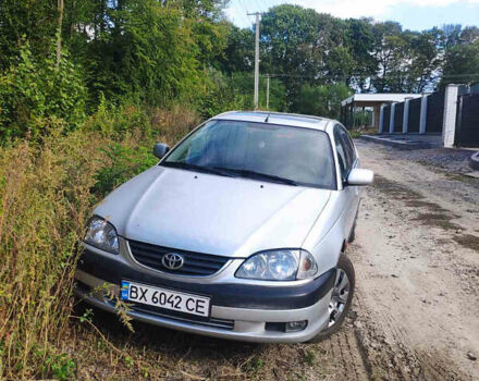 Сірий Тойота Авенсіс, об'ємом двигуна 1.8 л та пробігом 247 тис. км за 2100 $, фото 1 на Automoto.ua