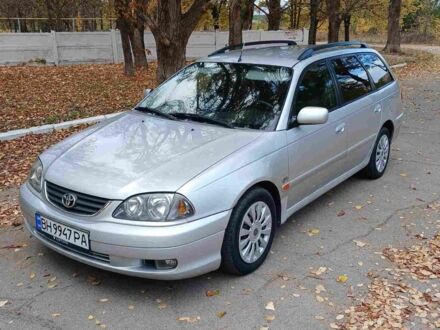 Сірий Тойота Авенсіс, об'ємом двигуна 2 л та пробігом 360 тис. км за 2000 $, фото 1 на Automoto.ua