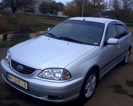 Серый Тойота Авенсис, объемом двигателя 1.8 л и пробегом 526 тыс. км за 4000 $, фото 1 на Automoto.ua