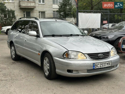 Серый Тойота Авенсис, объемом двигателя 2 л и пробегом 300 тыс. км за 1950 $, фото 1 на Automoto.ua