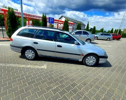 Серый Тойота Авенсис, объемом двигателя 2 л и пробегом 400 тыс. км за 3600 $, фото 1 на Automoto.ua