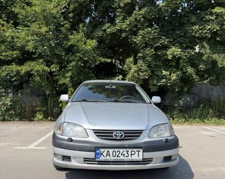 Серый Тойота Авенсис, объемом двигателя 2 л и пробегом 190 тыс. км за 4158 $, фото 1 на Automoto.ua