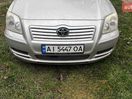 Серый Тойота Авенсис, объемом двигателя 1.6 л и пробегом 373 тыс. км за 5600 $, фото 1 на Automoto.ua