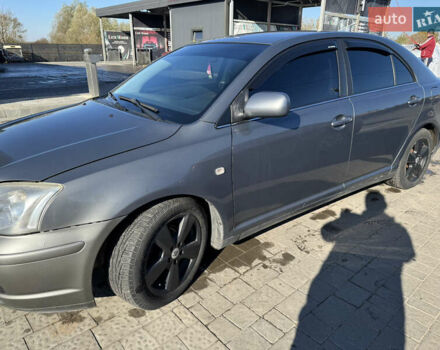 Сірий Тойота Авенсіс, об'ємом двигуна 1.8 л та пробігом 275 тис. км за 4300 $, фото 1 на Automoto.ua