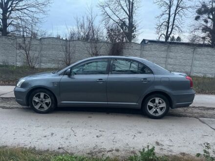 Серый Тойота Авенсис, объемом двигателя 2 л и пробегом 300 тыс. км за 2600 $, фото 1 на Automoto.ua